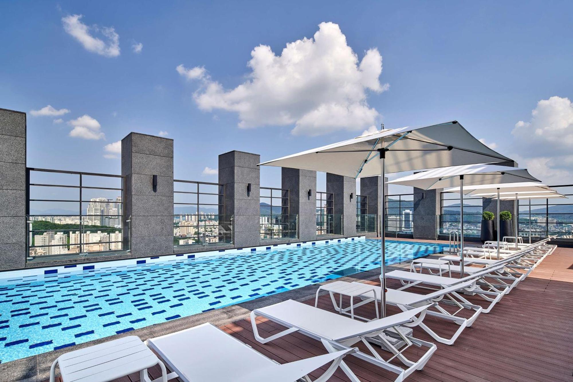 Hilton Garden Inn Seoul Gangnam Екстер'єр фото